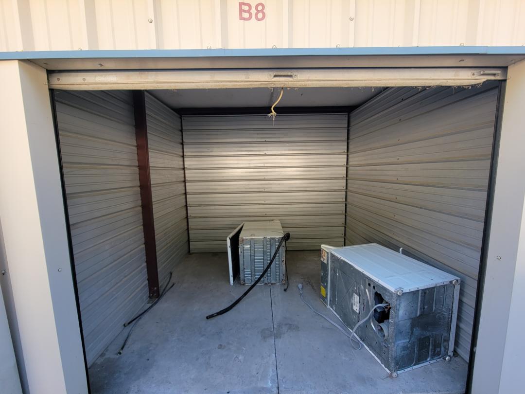 Storage Unit Auction in Hinesville, GA at Gray Line Storage 100